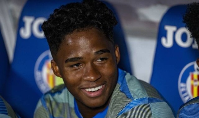 恩德里克租借里昂：19岁巴西新星的法甲逐梦之旅