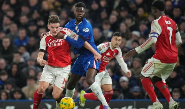 四线争冠困境：首回合客场胜蓝军也难释豪情，阿尔特塔亟需果断取舍