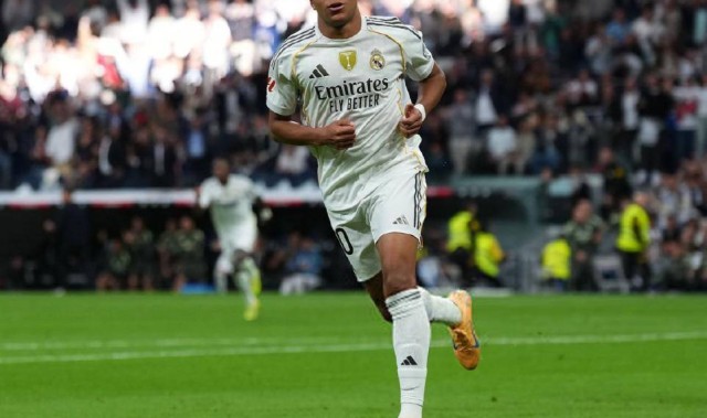 足坛一夜动态！阿森纳7连胜，曼城兵败梦魇之地，皇马复仇巴萨