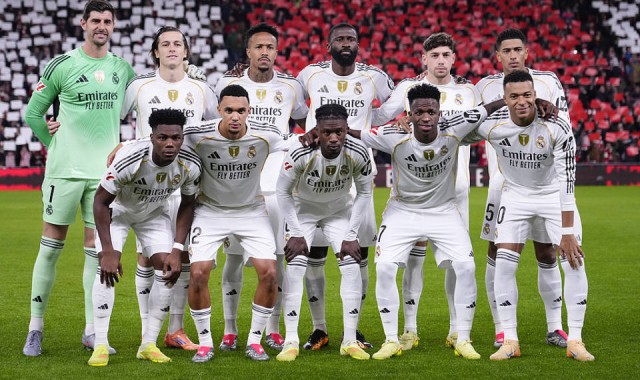 皇马3-0打脸阿隆索！球迷：早该用安切洛蒂的战术，何必浪费三场？