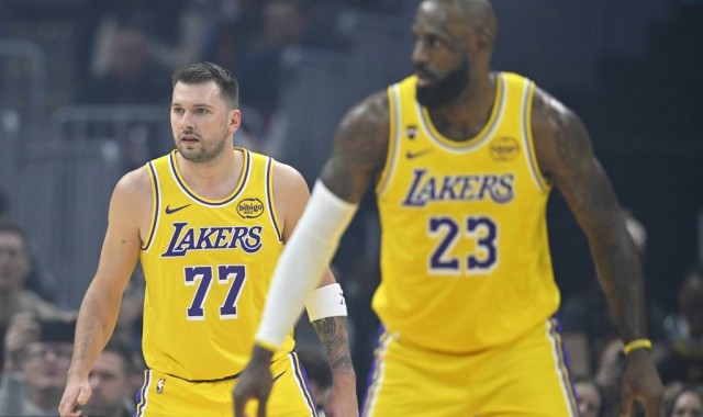 东契奇3节29分米切尔25分 湖人惨败骑士