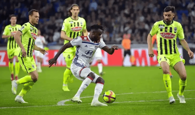 法甲焦点战：里昂主场剑指三分，布雷斯特客场难逃一败