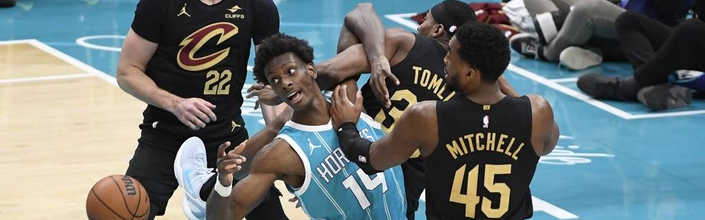 米切尔24分莫布利14+14 骑士胜黄蜂